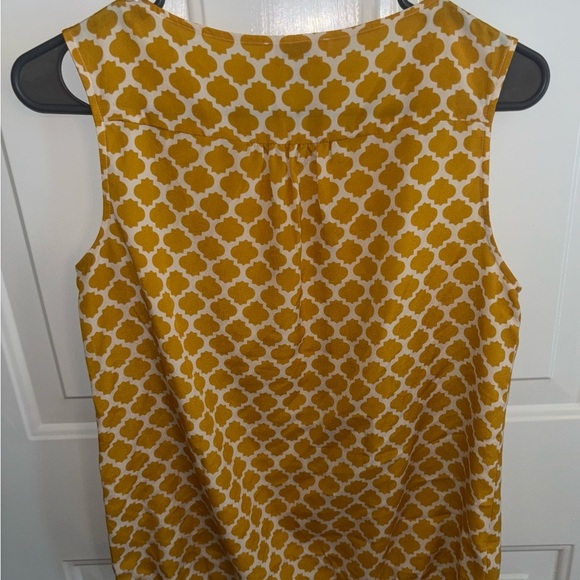 🌼 LOFT Sleeveless Printed Blouse – Mustard Yellow XS - Picture 3 of 3